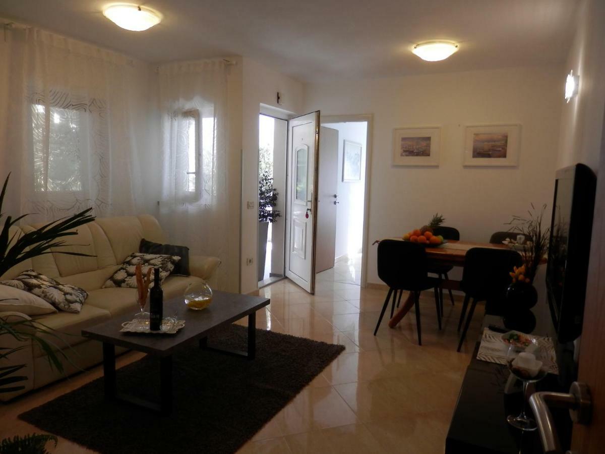 Melody Apartment Poreč Dış mekan fotoğraf